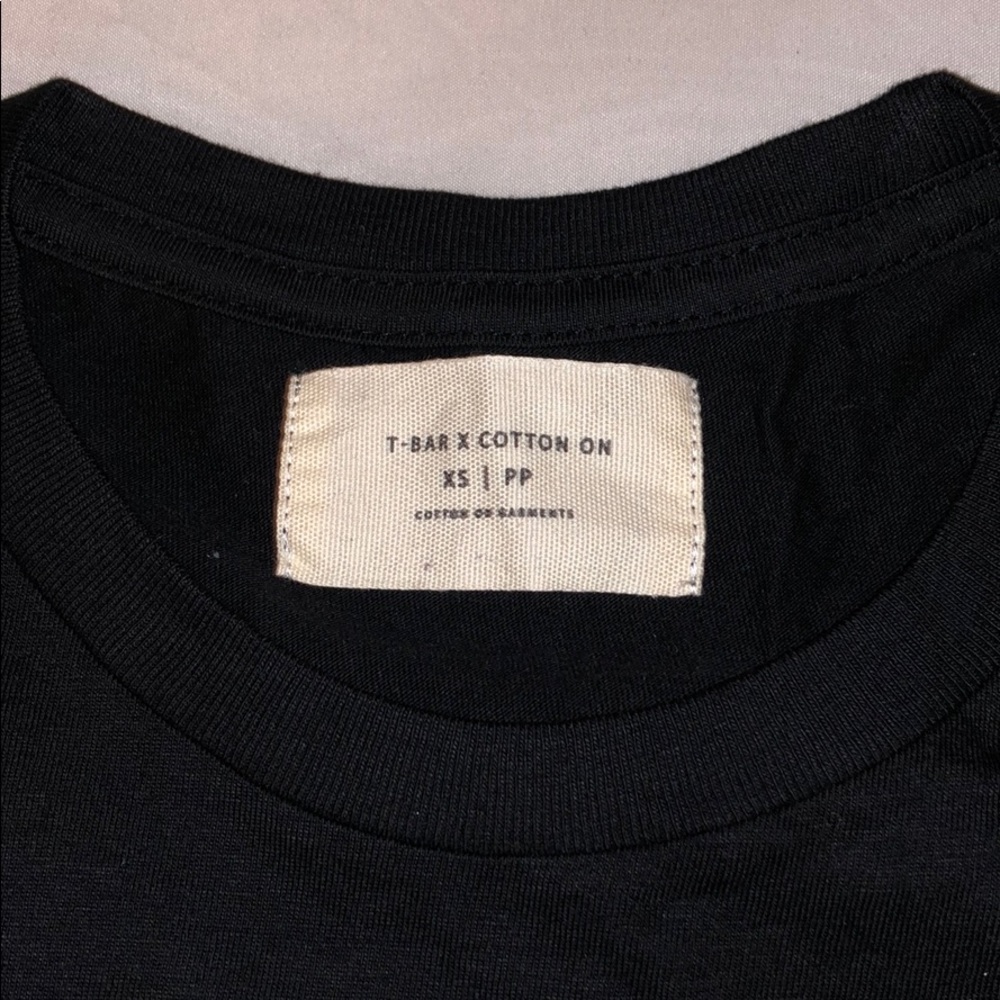 Edgy tee shirt - Picture 3 of 3